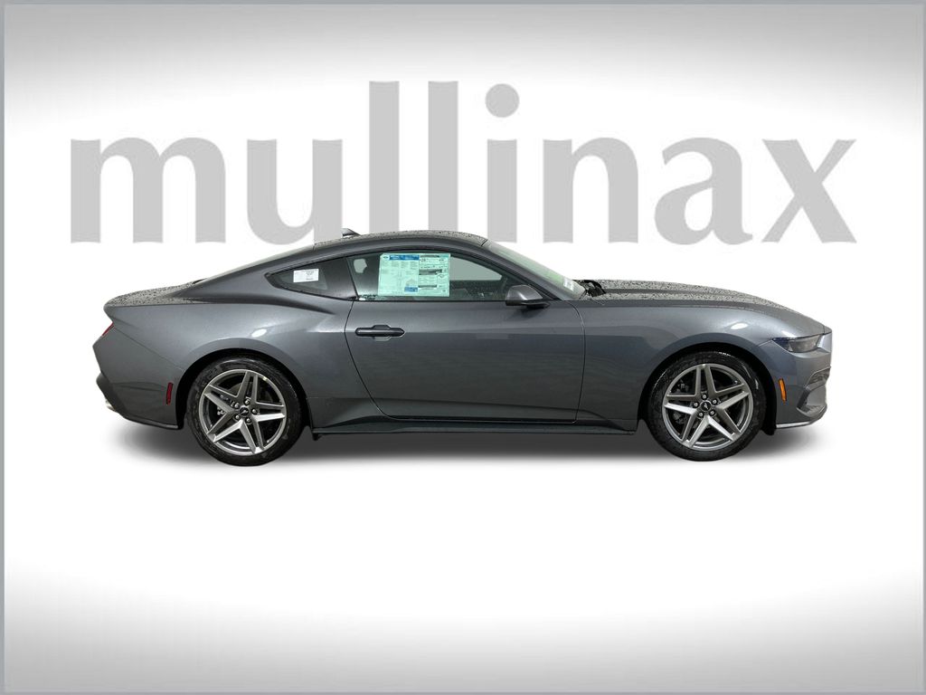 2025 Ford Mustang EcoBoost photo 2