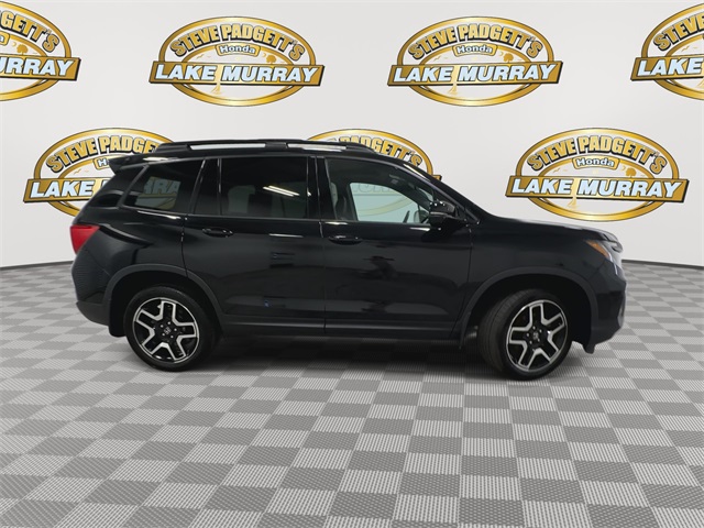 2023 Honda Passport Elite photo 2