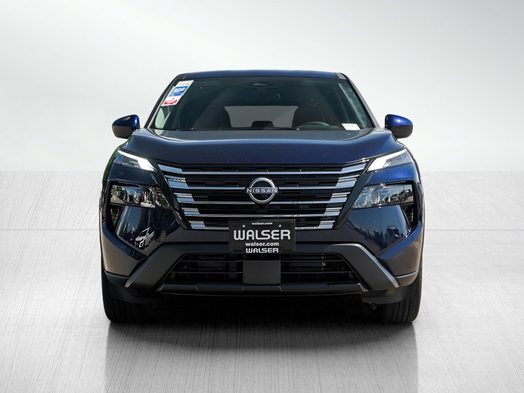 2026 Nissan Rogue SV photo 2