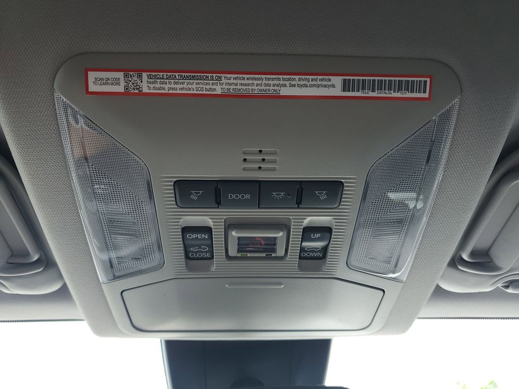 2025 Toyota RAV4 Hybrid XLE photo 26