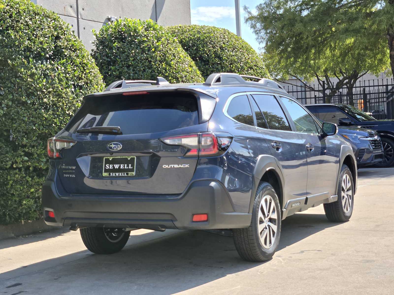 2025 Subaru Outback Premium photo 4