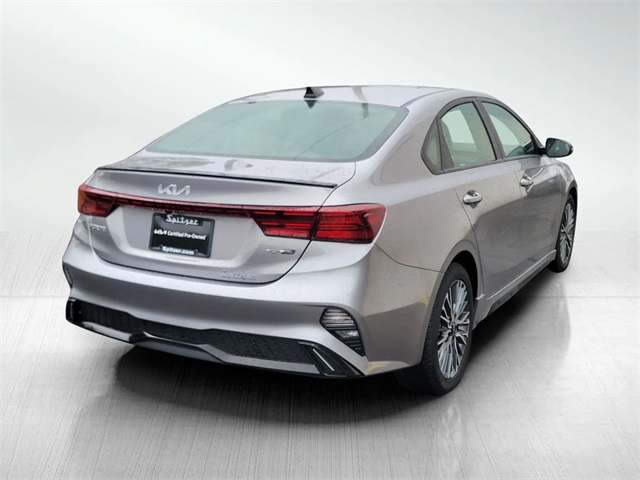 2024 Kia Forte GT-Line photo 4
