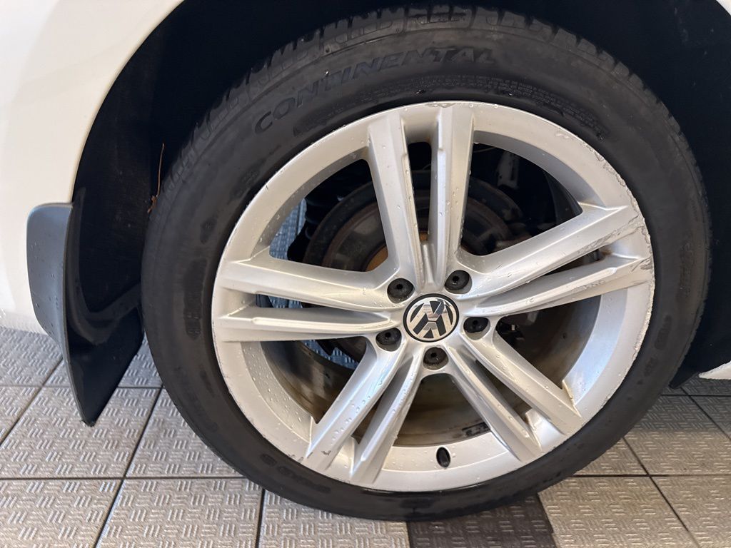 2014 Volkswagen Passat V6 SEL Premium photo 7