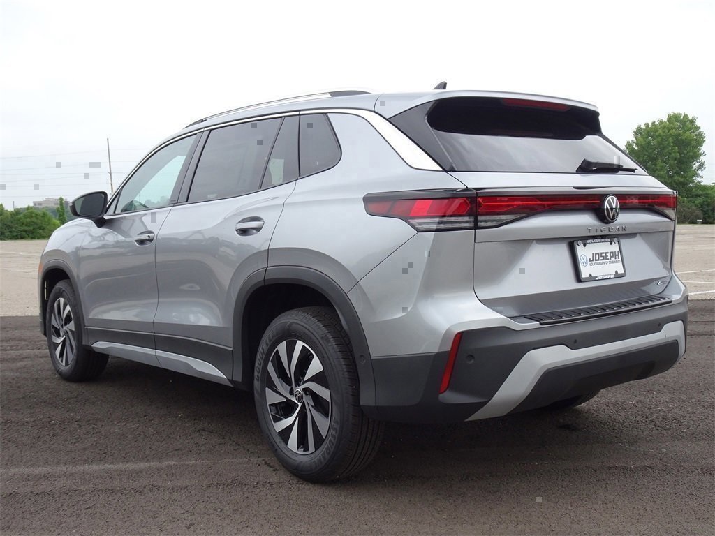 2025 Volkswagen Tiguan S photo 3