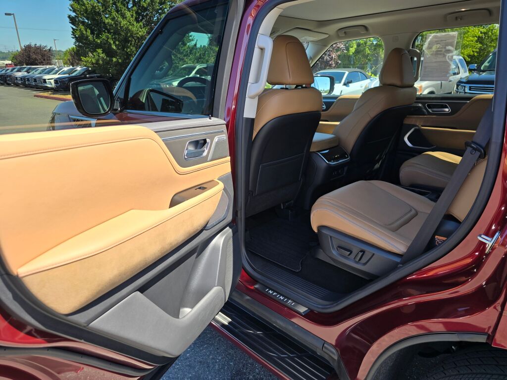 2025 Infiniti QX80 Luxe photo 15