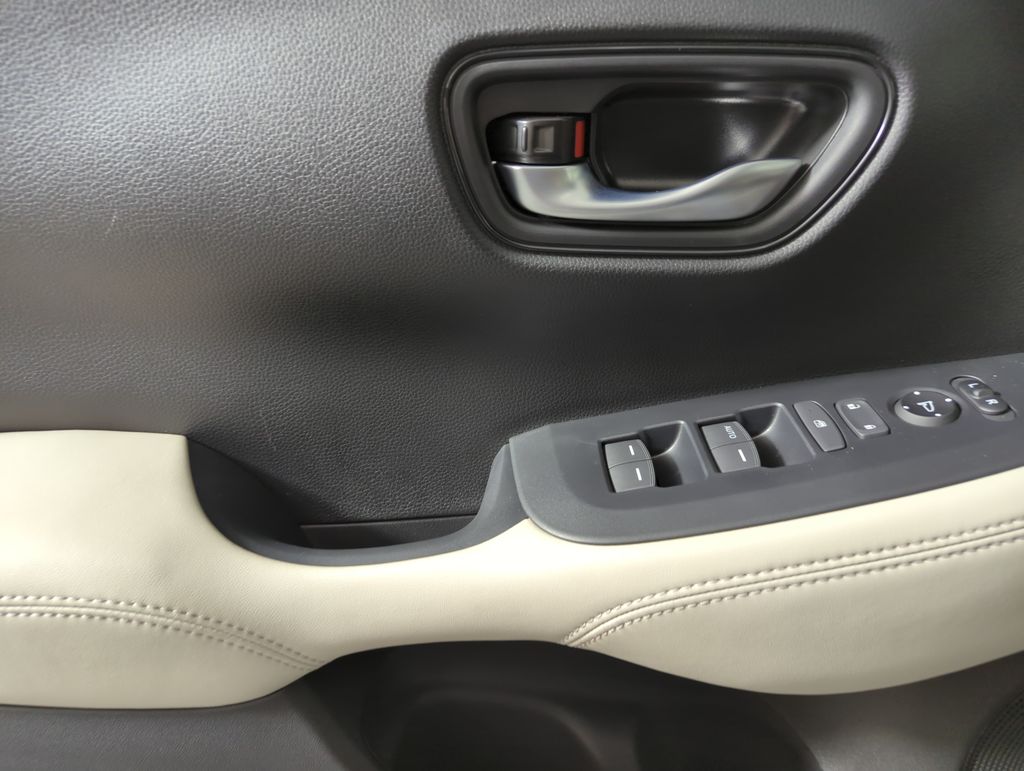 2026 Honda HR-V LX photo 12