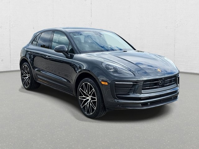 2024 Porsche Macan T photo 3