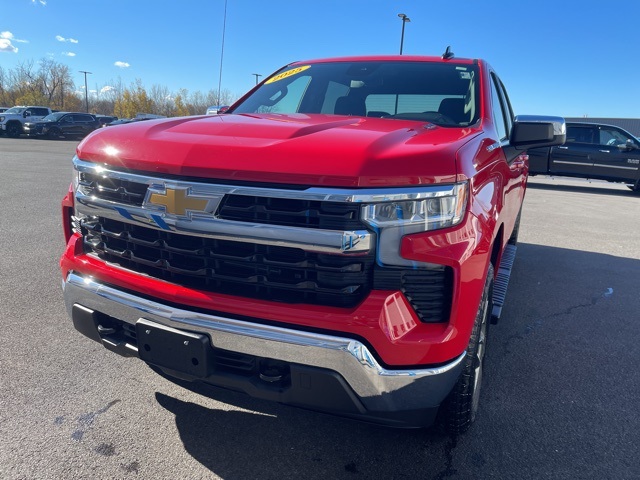 2025 Chevrolet Silverado 1500 LT photo 4