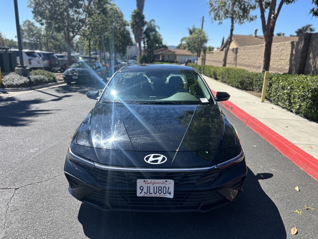 2024 Hyundai Elantra SEL photo 3