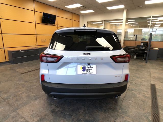 2025 Ford Escape ST-Line photo 7
