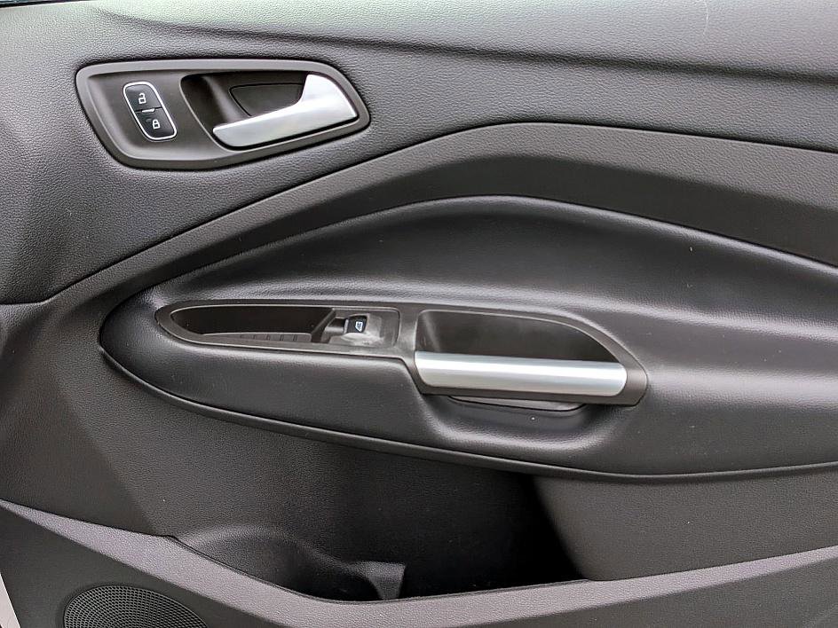 2019 Ford Escape Titanium photo 31