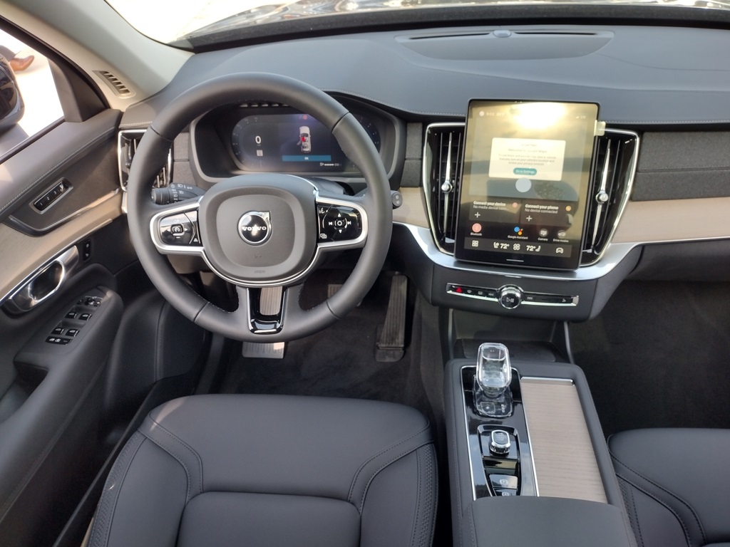 2025 VOLVO XC90 - Image 23