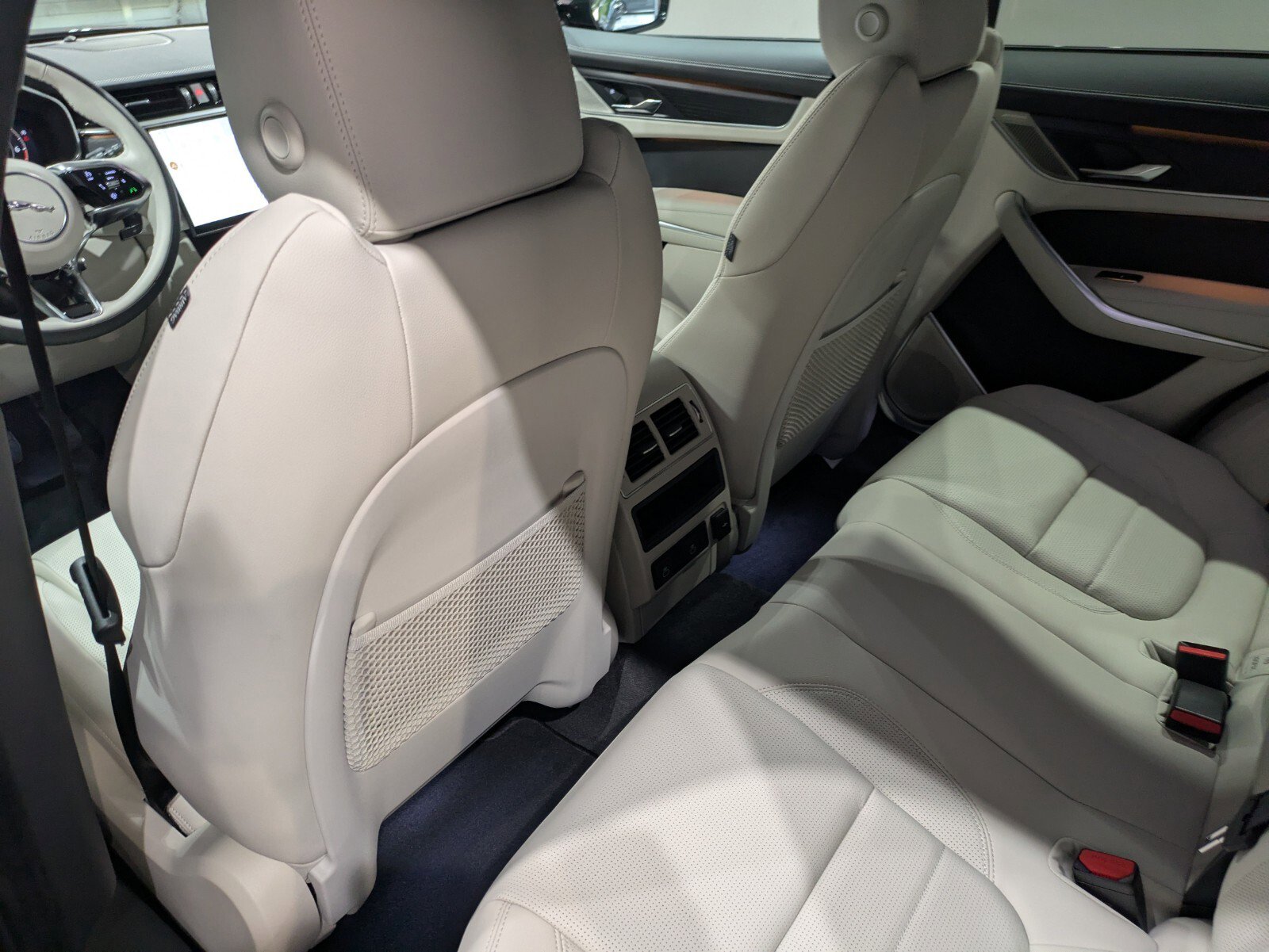 2026 Jaguar F-PACE R-Dynamic S P250 photo 10