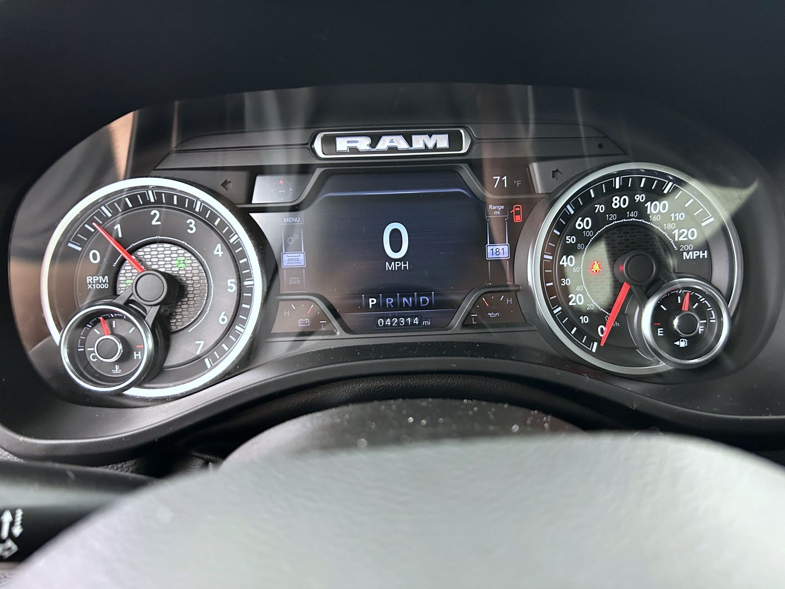 2022 Ram 1500 Laramie photo 14
