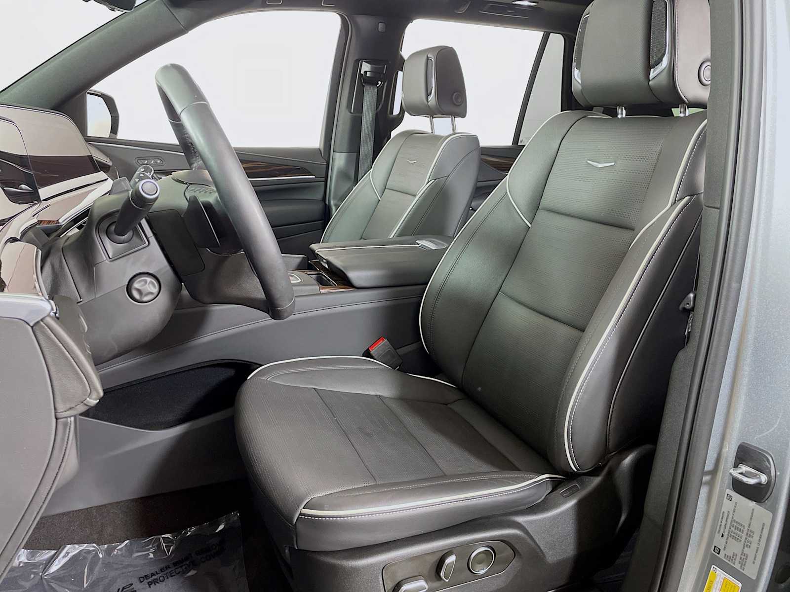 2023 Cadillac Escalade Premium Luxury photo 16