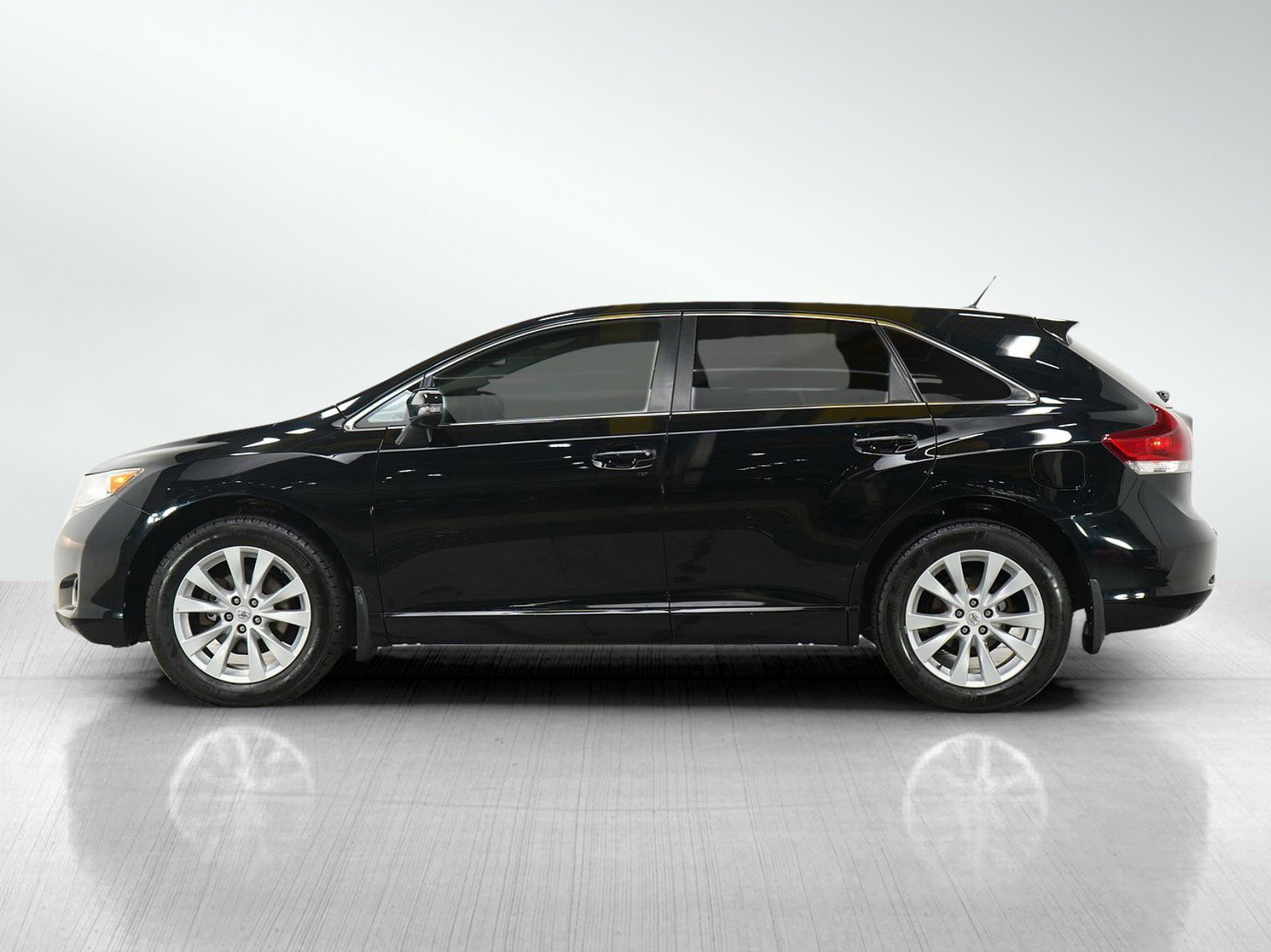 Used 2014 Toyota Venza LE with VIN 4T3BA3BB9EU060738 for sale in Bloomington, Minnesota