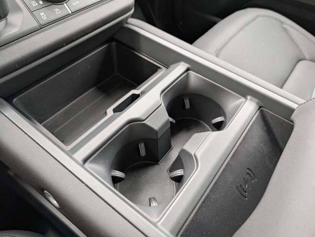2025 Land Rover Defender 110 S photo 19