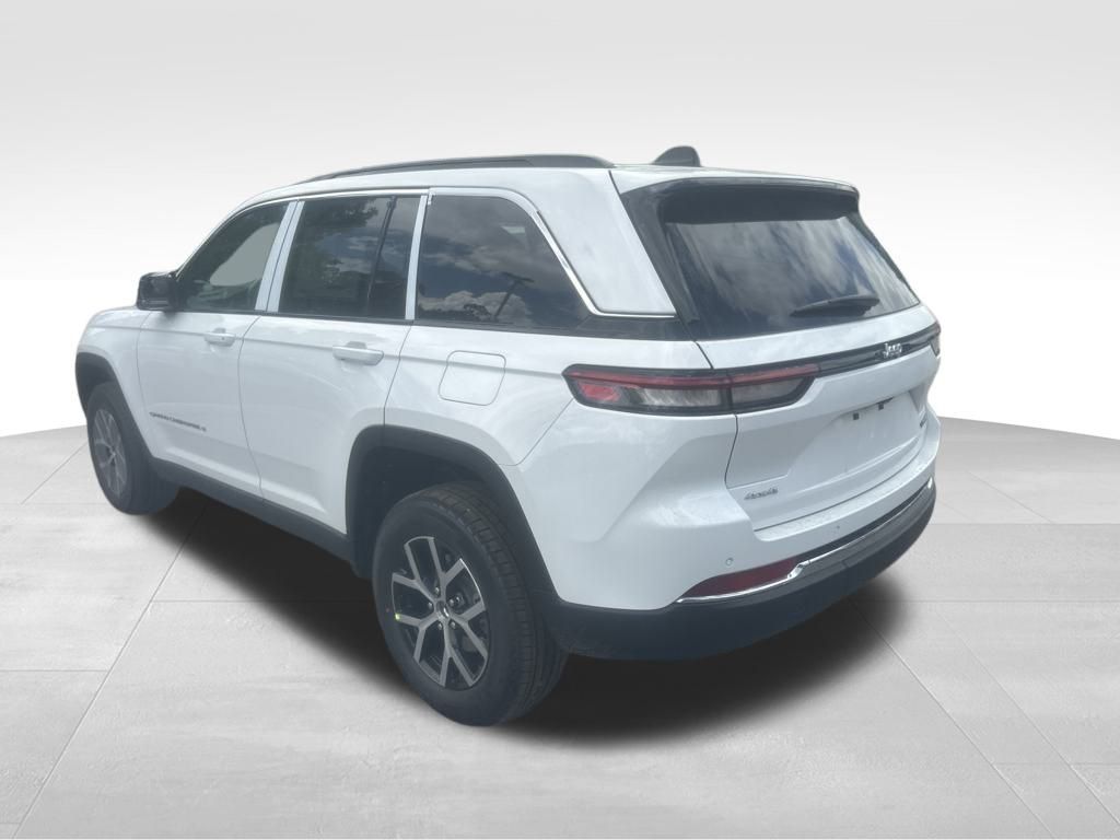 2025 Jeep Grand Cherokee Limited photo 12
