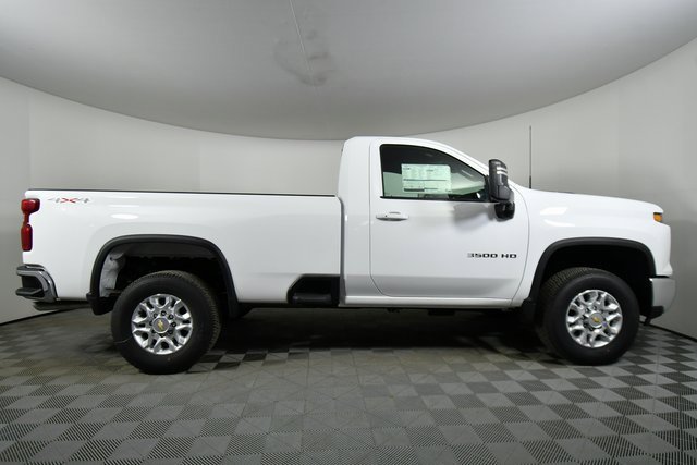 2025 Chevrolet Silverado 3500HD LT photo 14