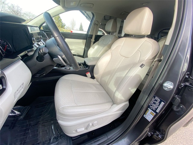 2023 Kia Sorento Hybrid EX photo 2