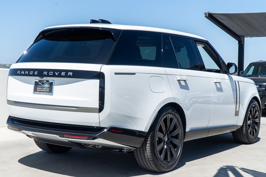 2025 Land Rover Range Rover SE photo 6