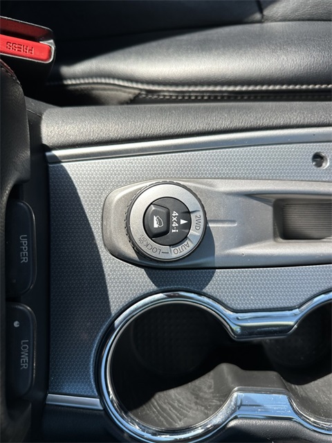 2020 Nissan Pathfinder SL photo 21