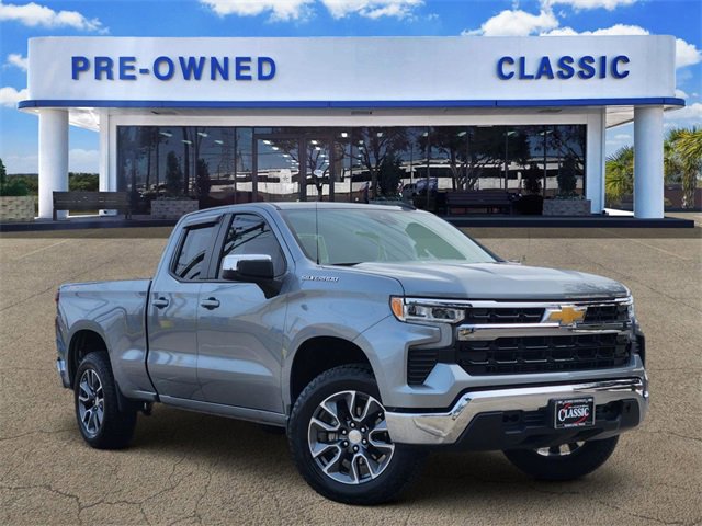 2024 Chevrolet Silverado 1500 LT's photo
