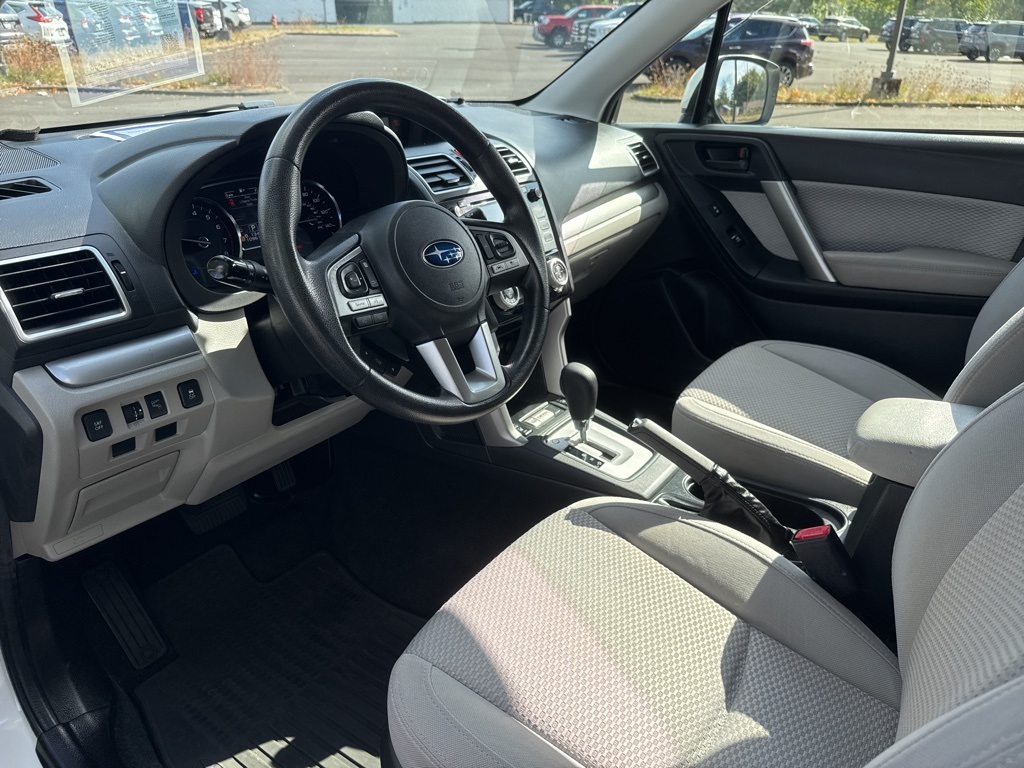 2017 Subaru Forester 2.5i Premium photo 12