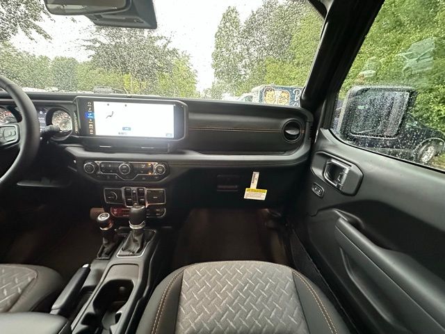 2025 Jeep Gladiator Mojave photo 28
