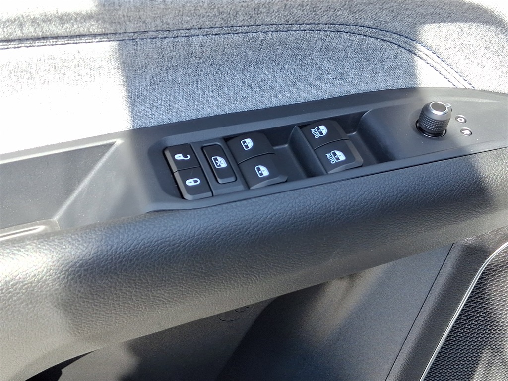 2025 Jeep Compass Sport photo 18