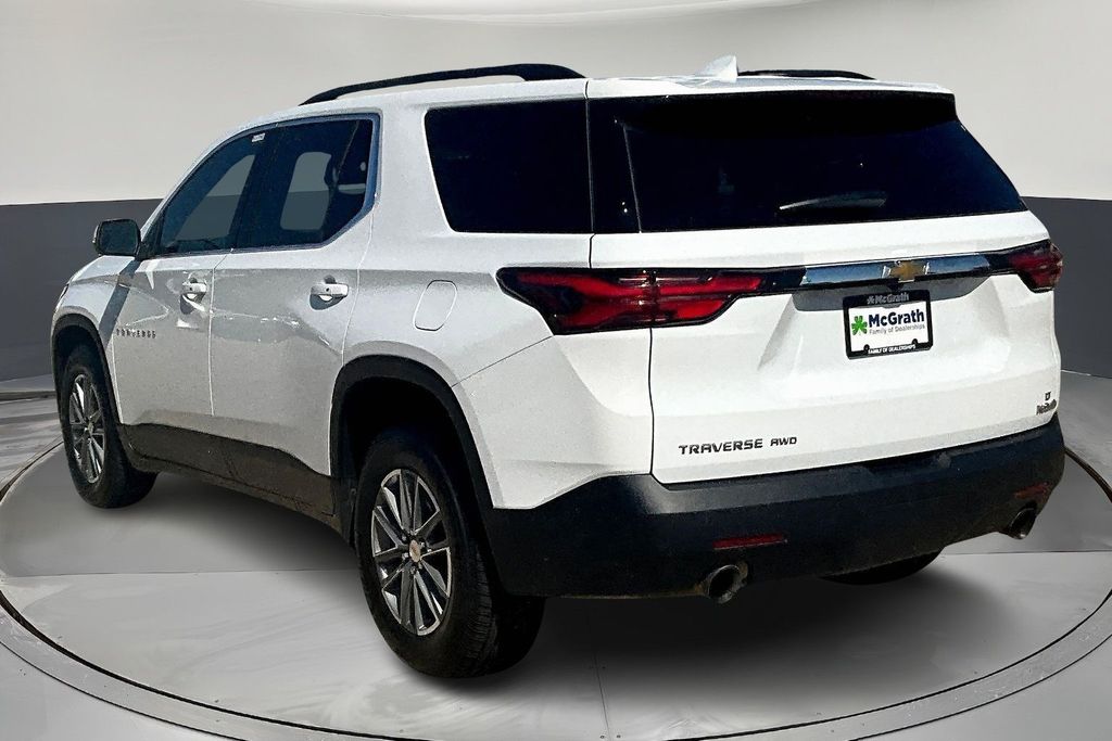 2022 Chevrolet Traverse Leather photo 3