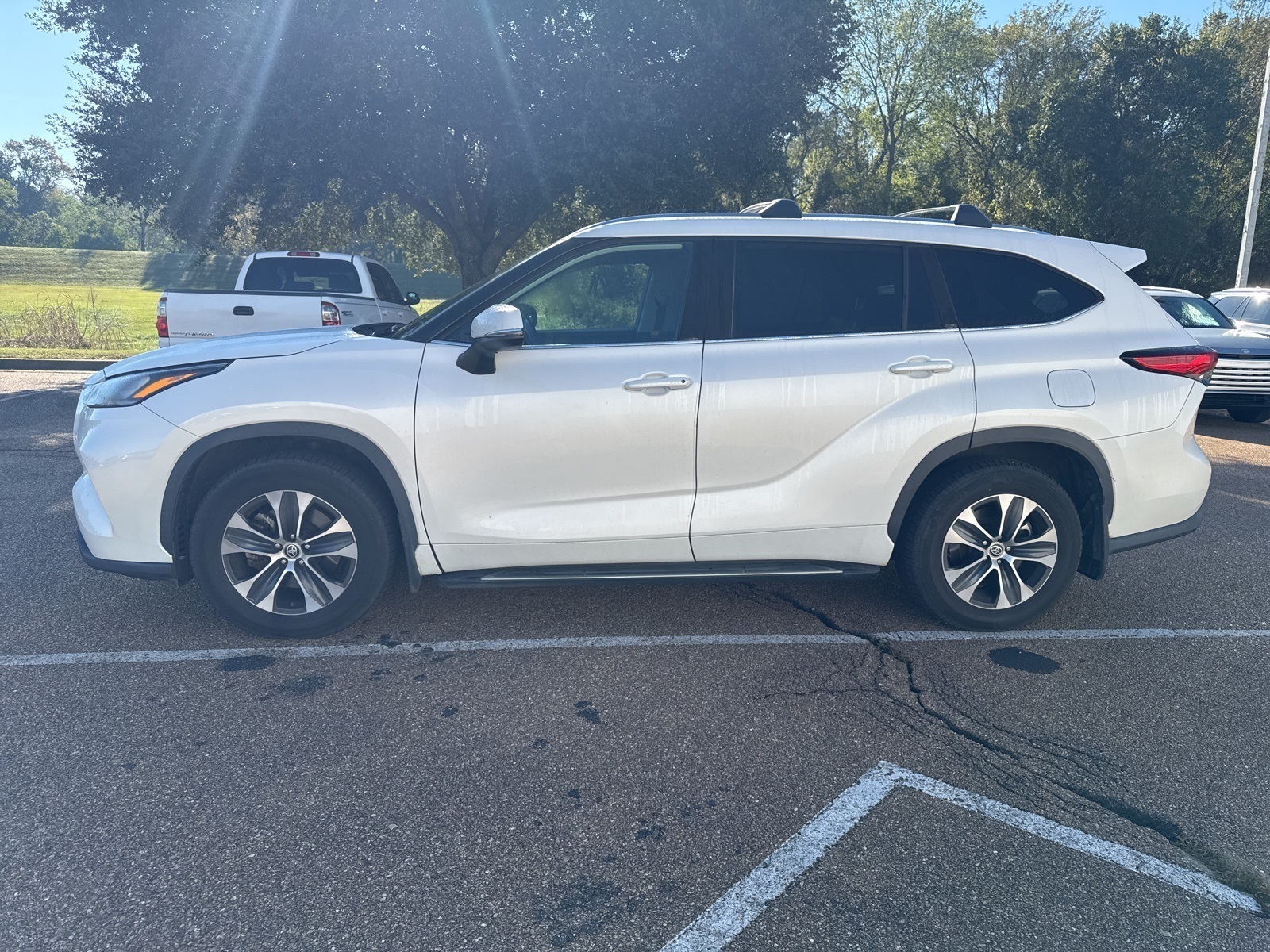 2020 Toyota Highlander XLE photo 4