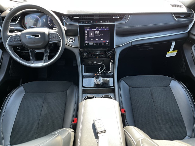 2025 Jeep Grand Cherokee Altitude X photo 7