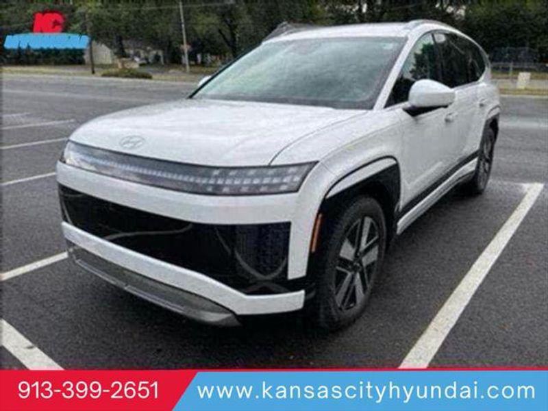 2026 Hyundai IONIQ 9 SEL's photo