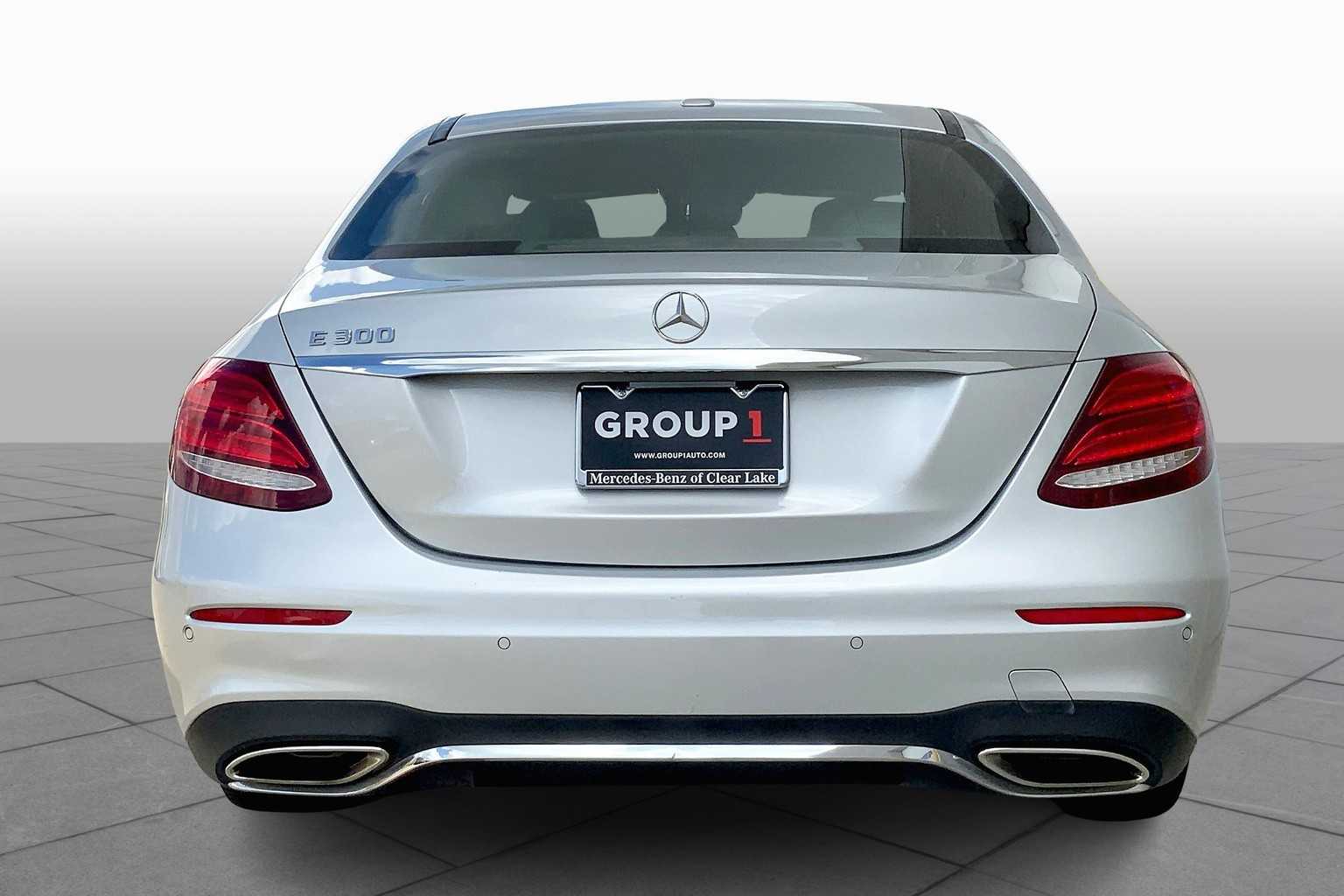 2017 Mercedes Benz E 300 Sport photo 4