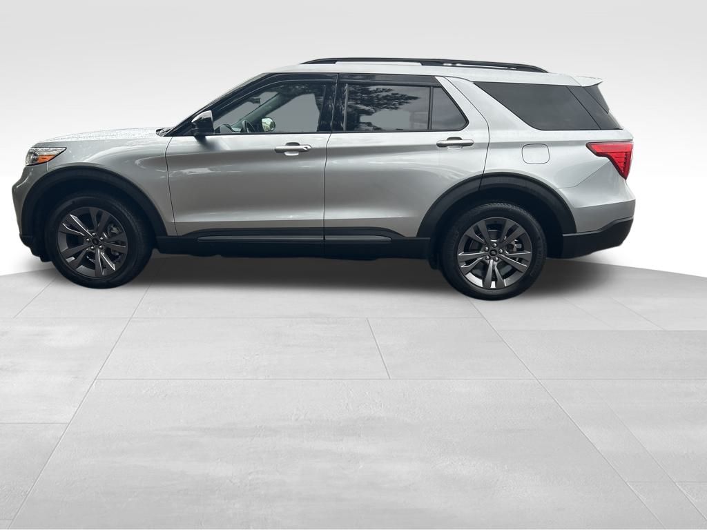 2022 Ford Explorer XLT photo 2