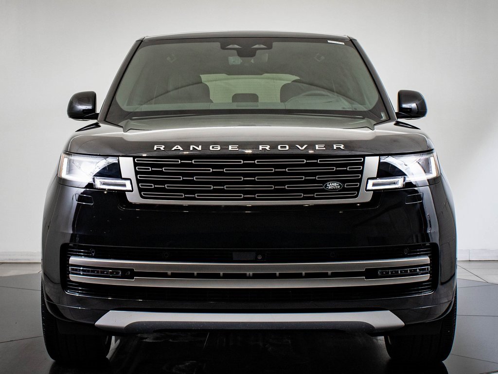 2025 Land Rover Range Rover SE photo 2
