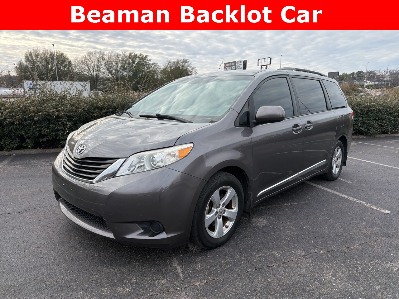 2013 Toyota Sienna LE's photo