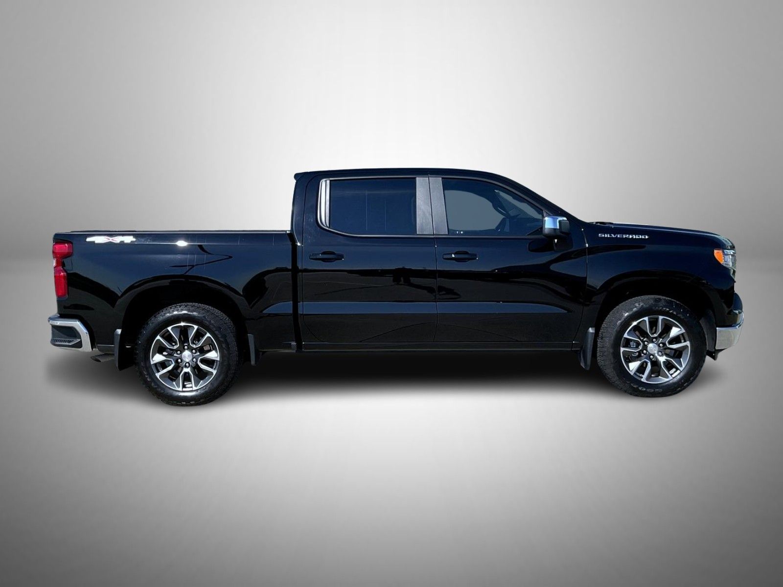 2024 Chevrolet Silverado 1500 LT photo 3