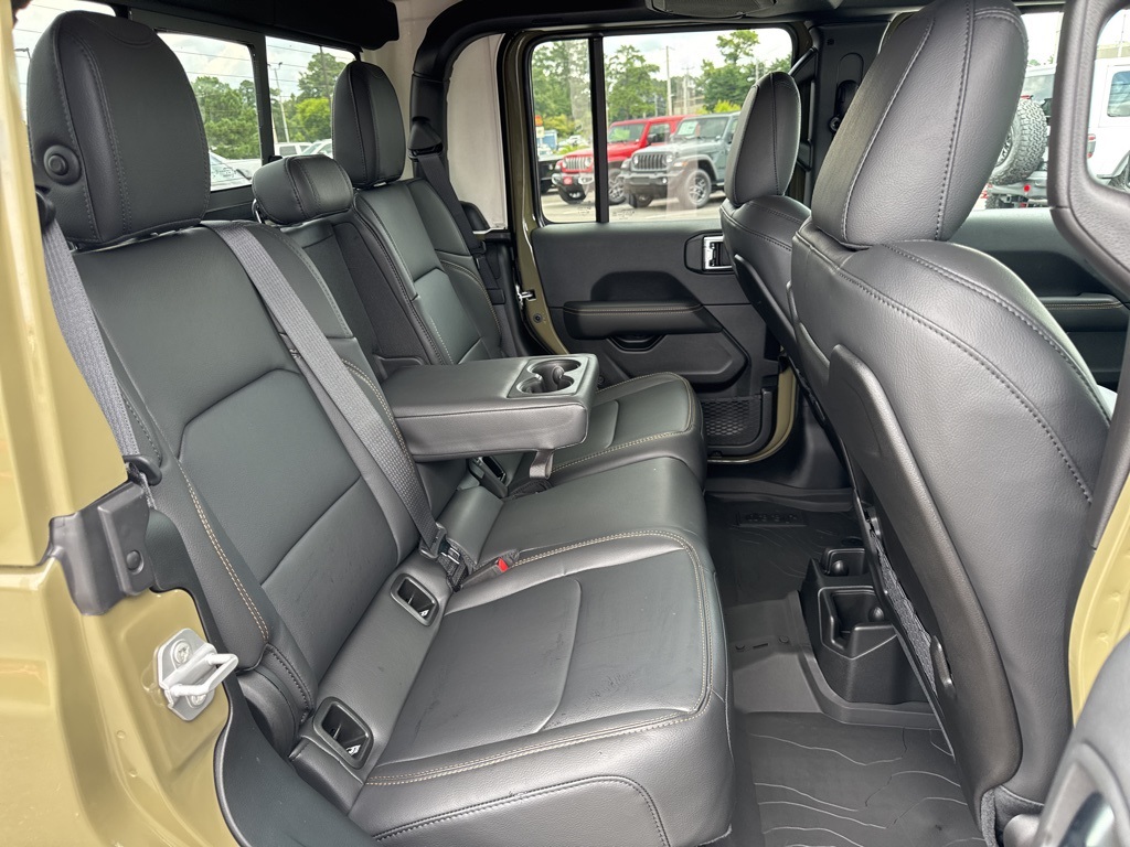 2025 Jeep Gladiator Sport photo 19