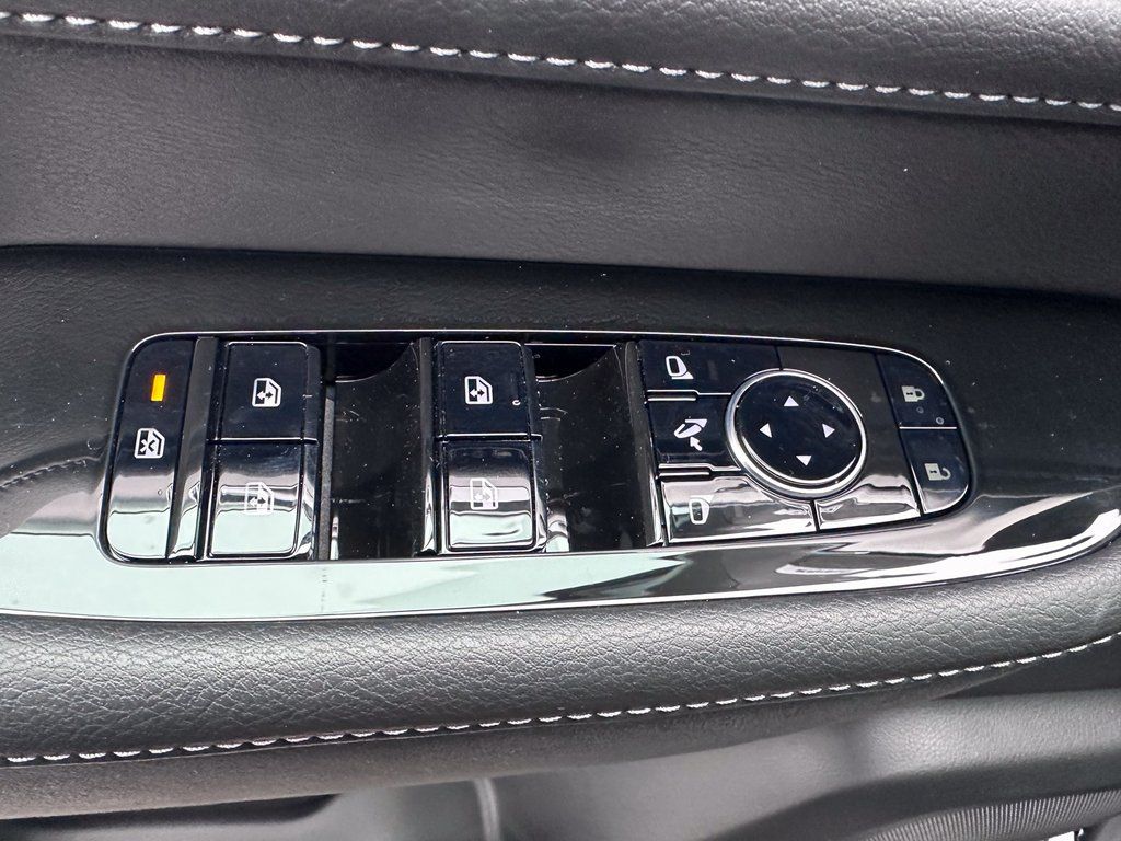 2025 Infiniti QX80 Luxe photo 25