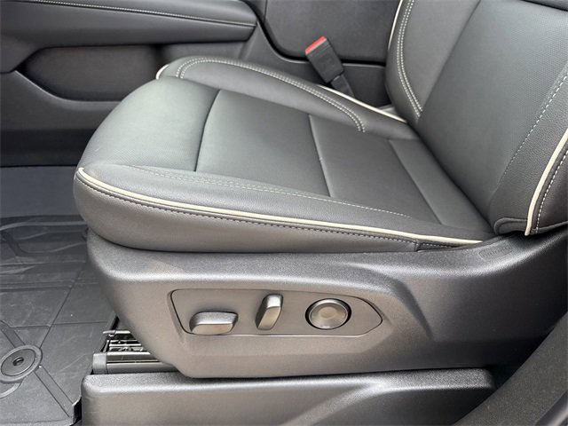 2025 Chevrolet Suburban Premier photo 11