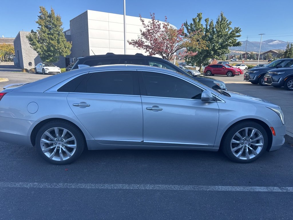 2015 Cadillac XTS Luxury photo 2