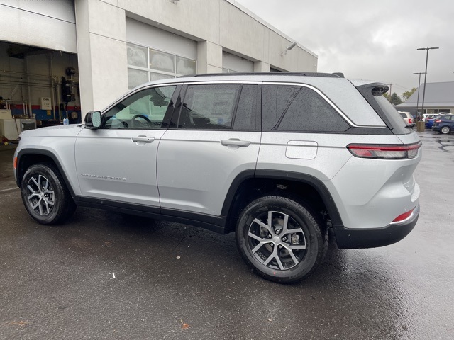 2025 Jeep Grand Cherokee Limited photo 4