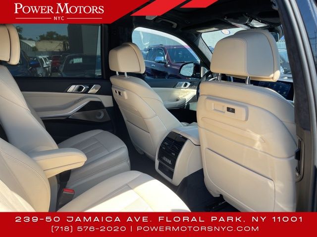2021 Bmw X7 M50i photo 29