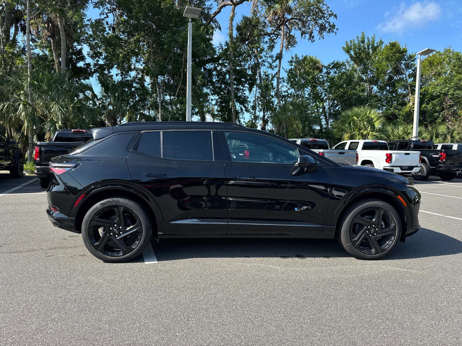 2025 Chevrolet Equinox EV 3RS photo 2