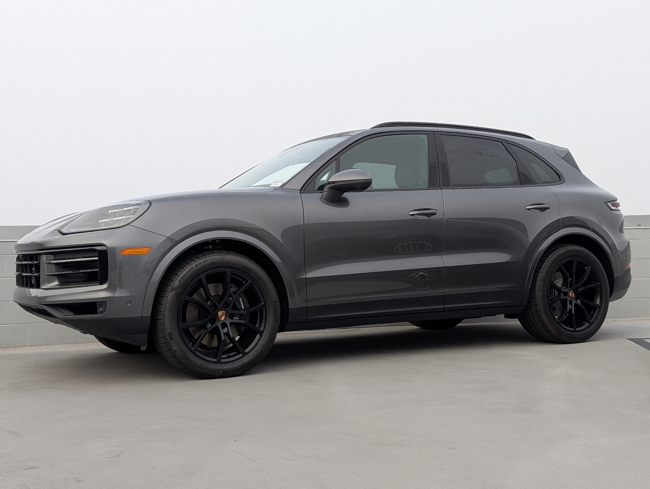 2026 Porsche Cayenne photo 2