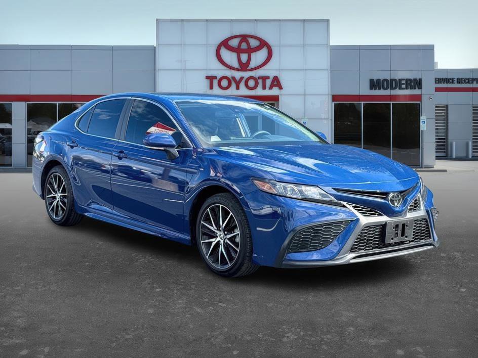 2024 Toyota Camry SE photo 3