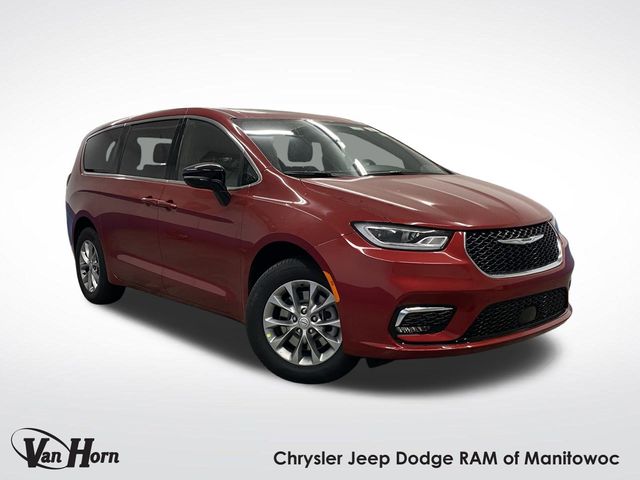 2026 Chrysler Pacifica Limited's photo