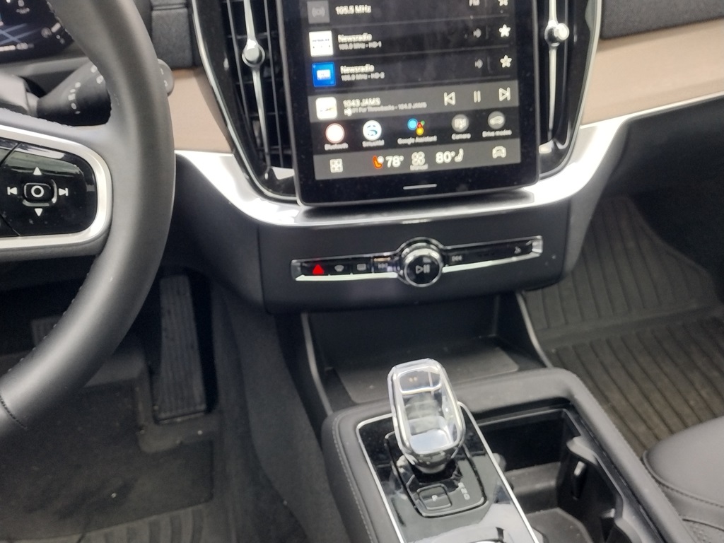 2026 VOLVO XC90 - Image 22